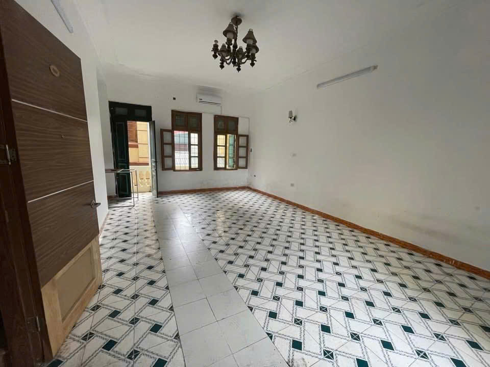 Cho thuê nhà nguyên căn ở ngõ 4 Lương Yên, 45m2, 4 tầng thông rộng. 9 triệu - Ảnh 1
